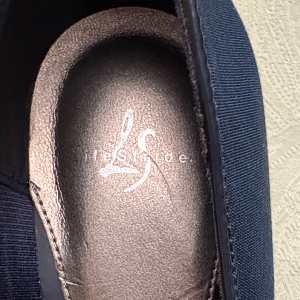 Life Stride Women’s Size 7.5 Shoes Navy Blue Linen Peep Toe 2” Heels Bow Detail - Picture 3 of 11